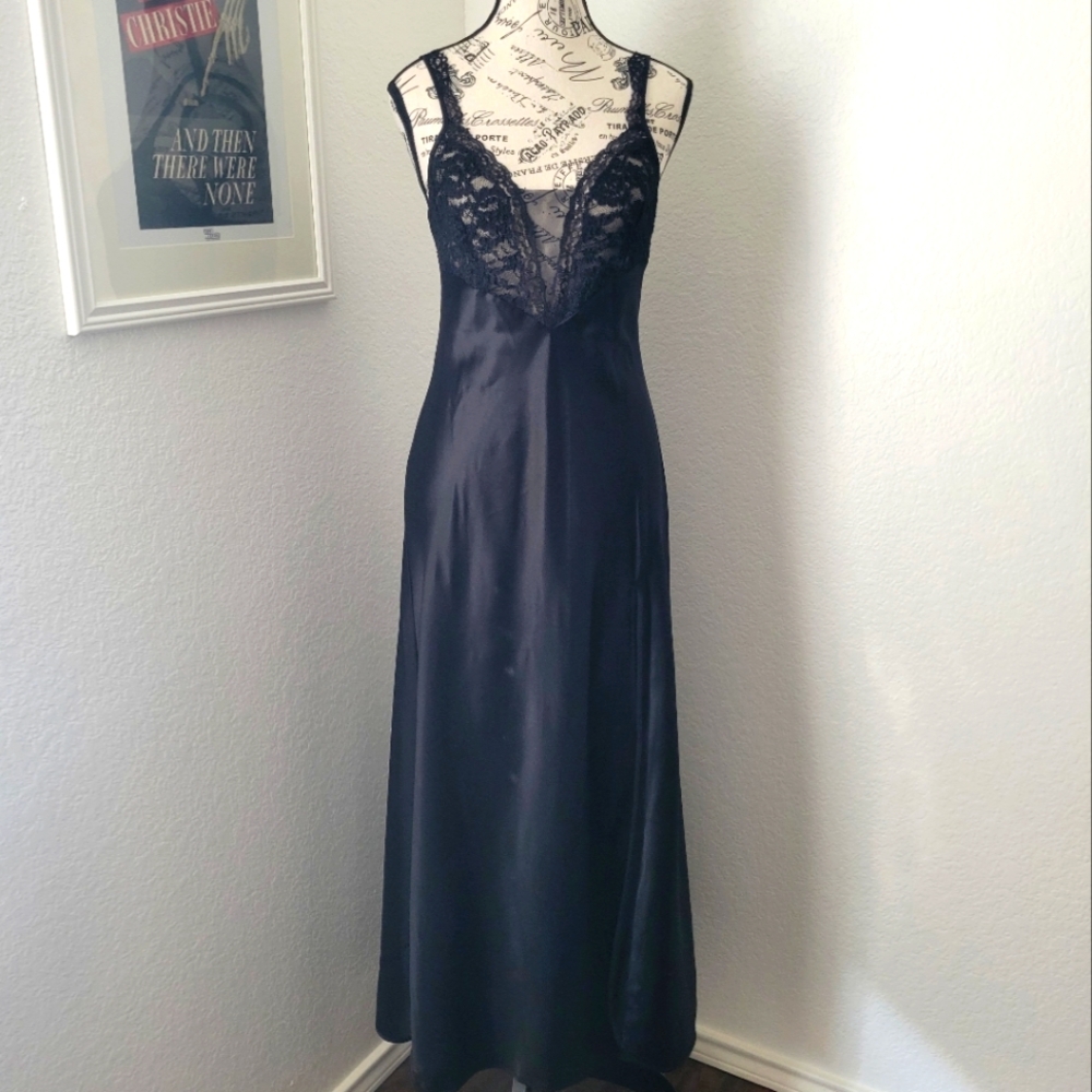 Vintage Victoria's Secret Gold Label Black Longline Nightgown Lace NWT Small